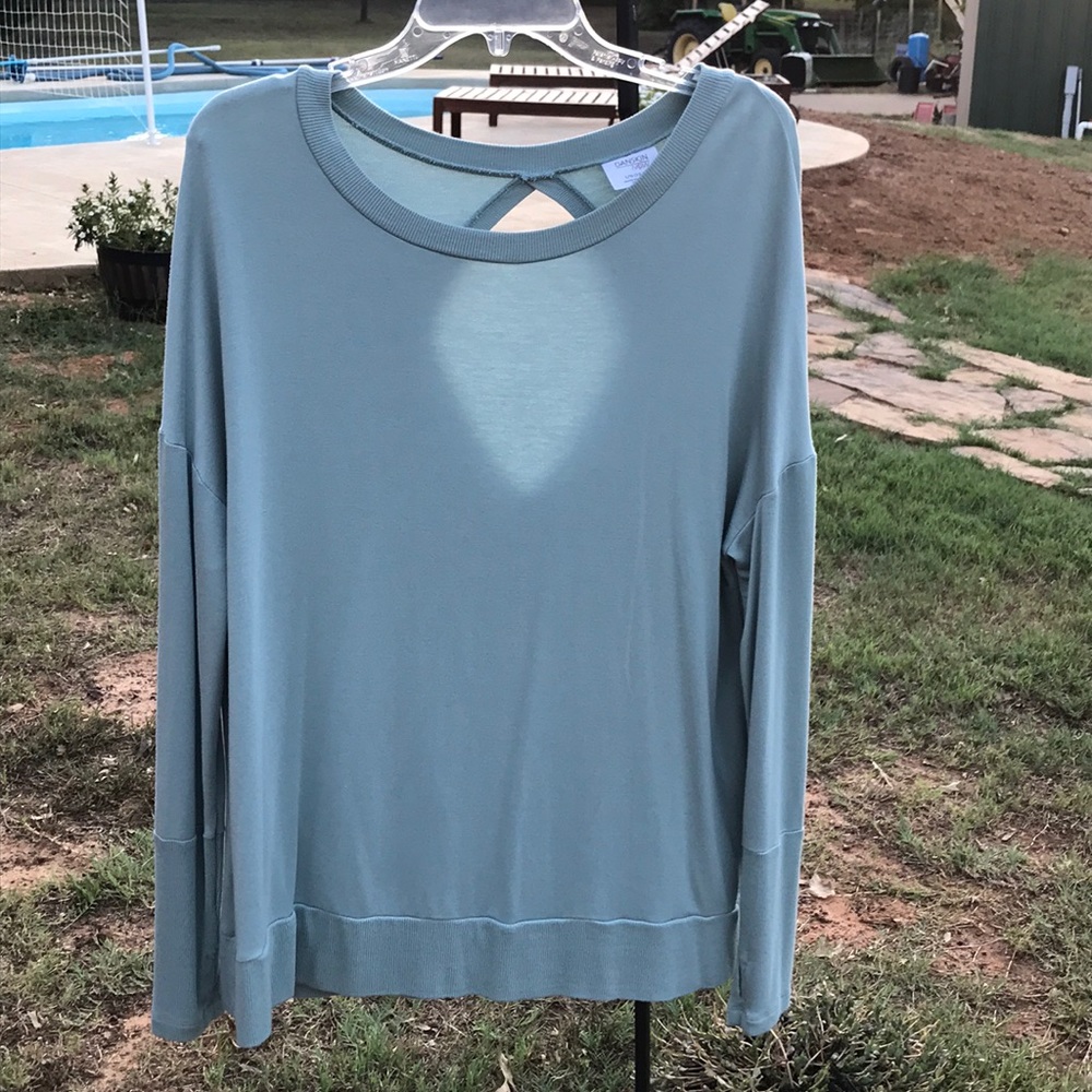 Comfy light blue/grey long sleeve yoga shirt